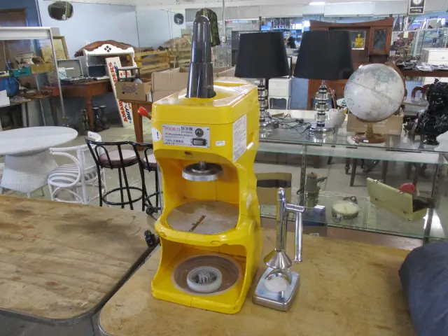 Snowcone Maker Image 1++